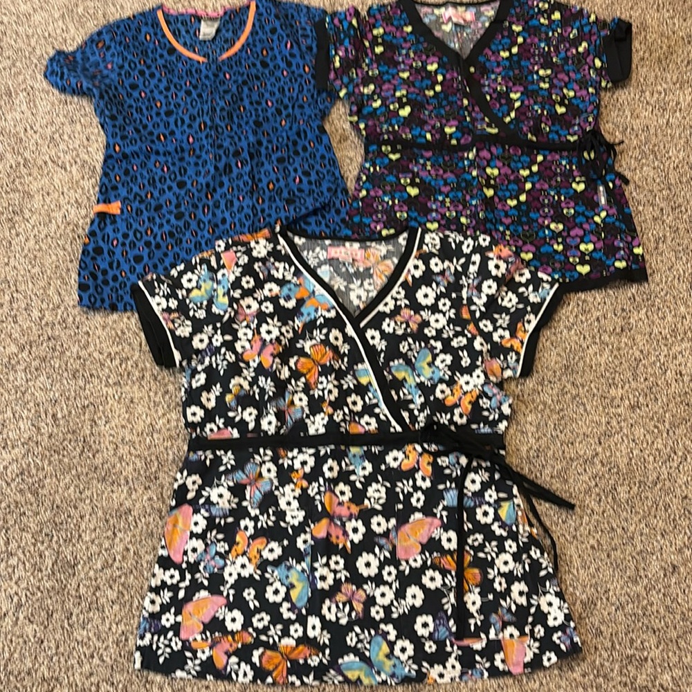 Bundle of 3 scrub tops/S/M/ variety colors